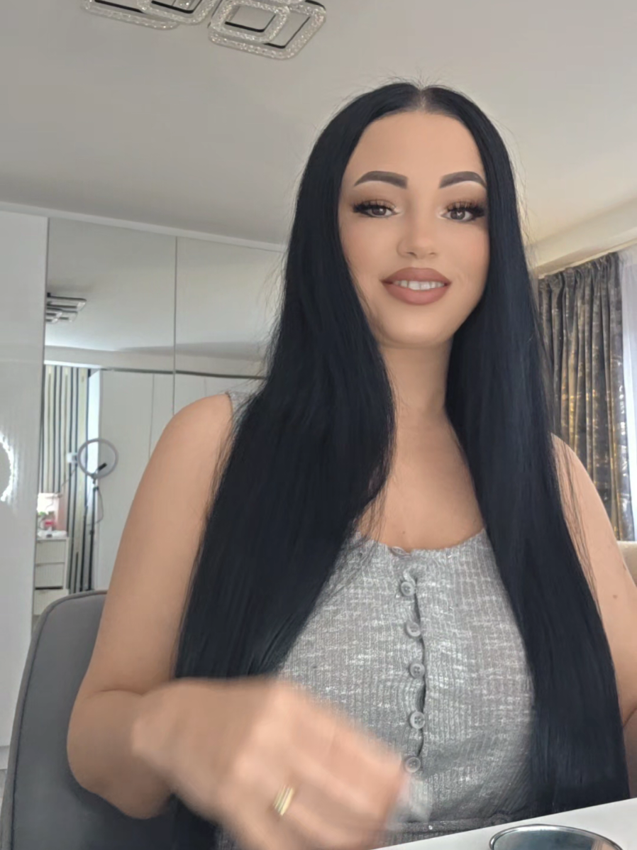 @Adina93