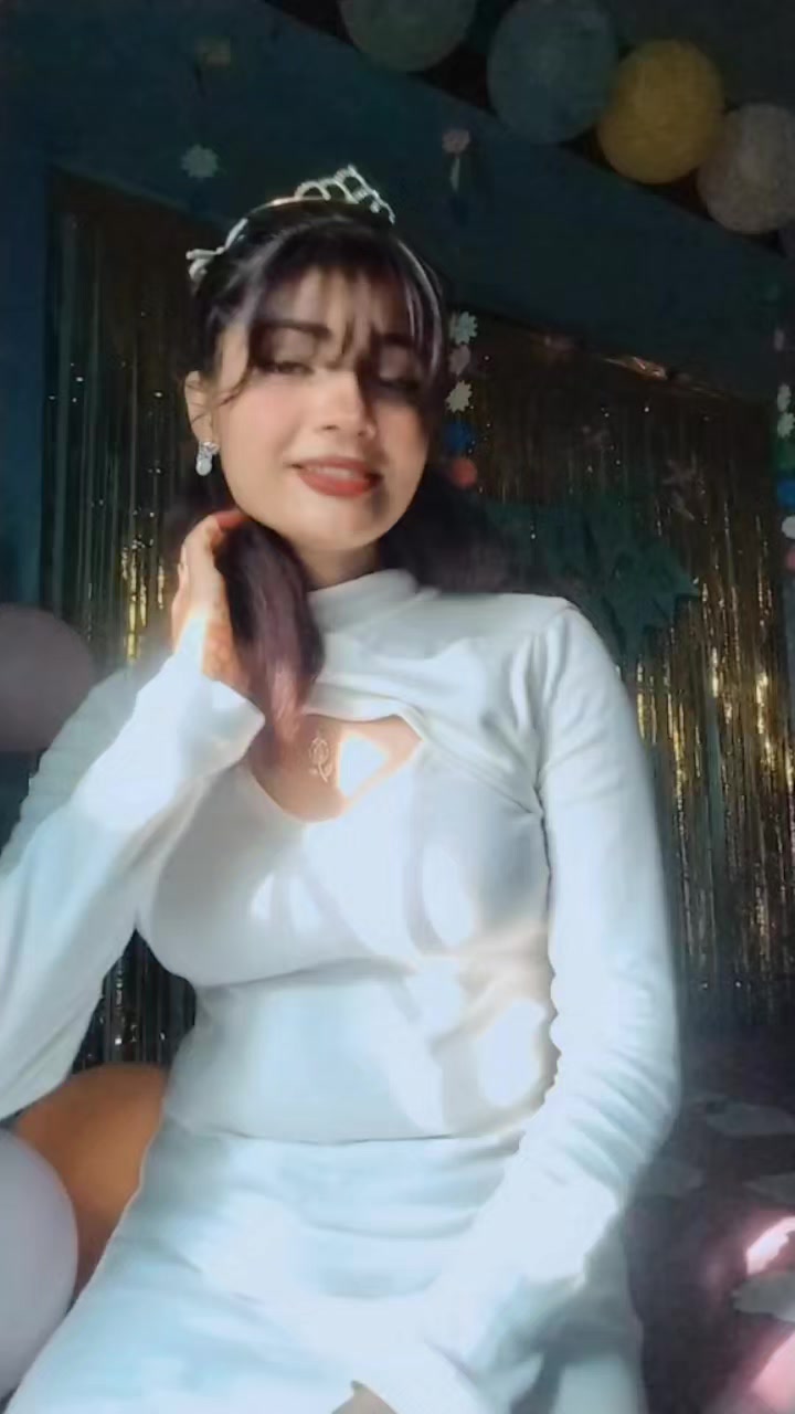@SitArya👑✨