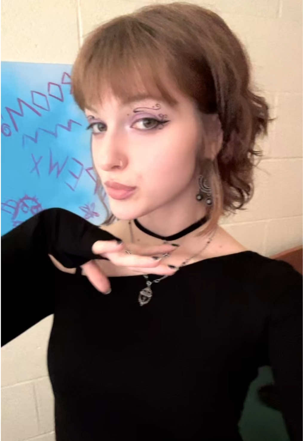 @v <3