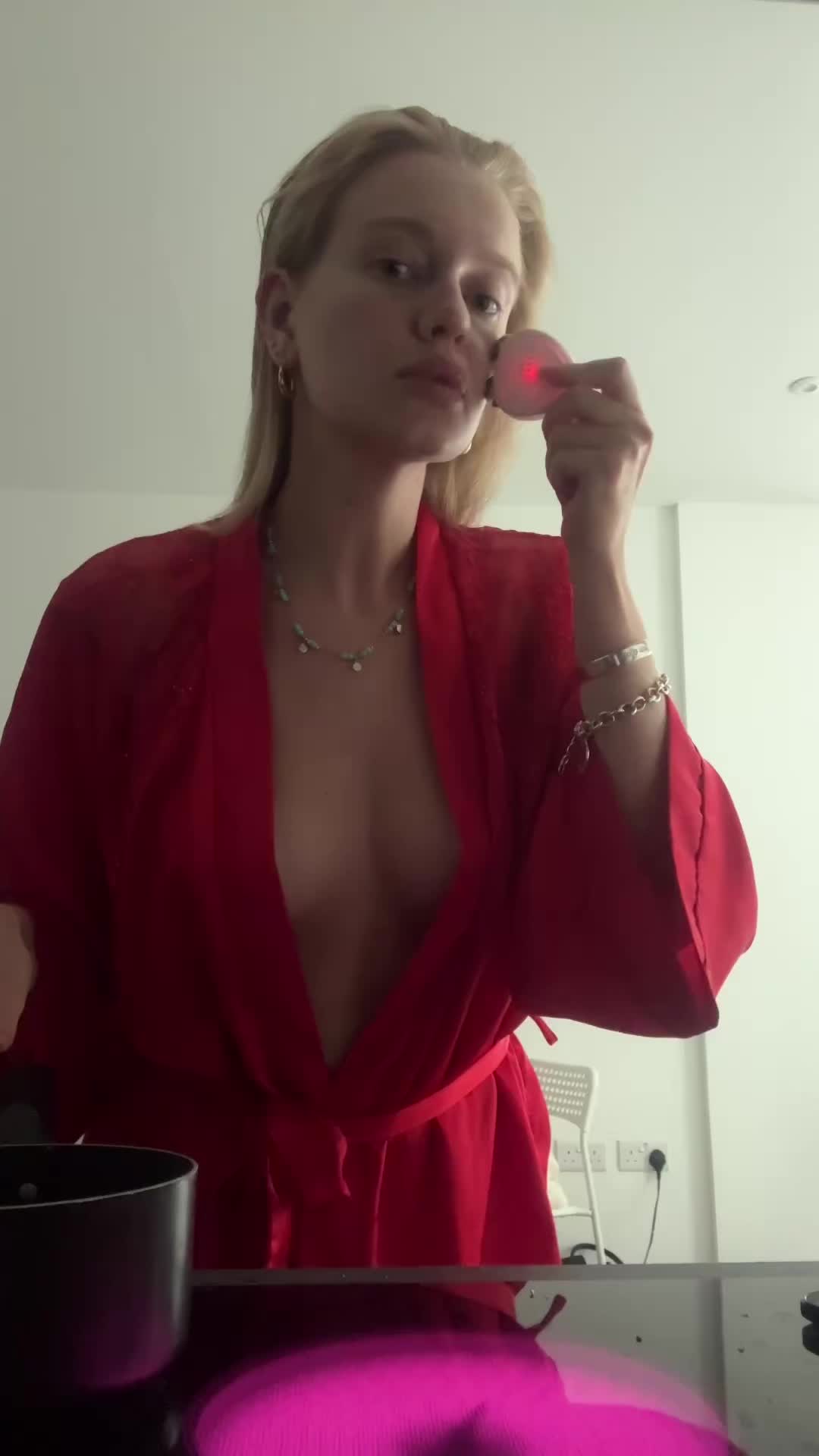 @vladaelfie