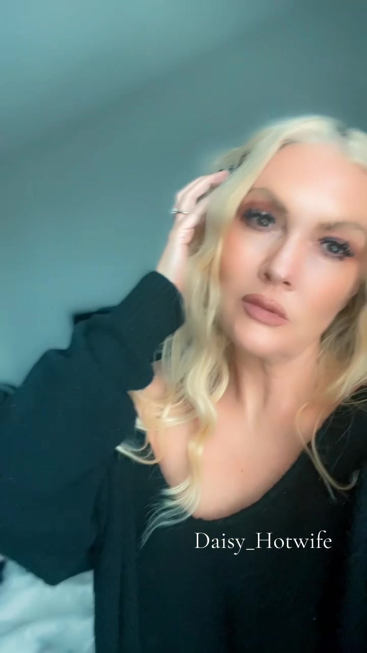 @Daisy Hotwife