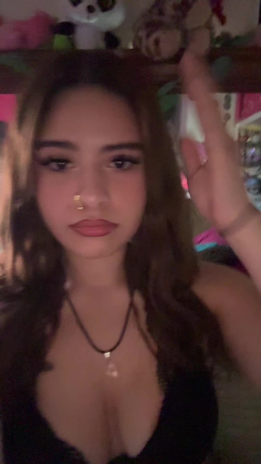@Claudia โฑ
