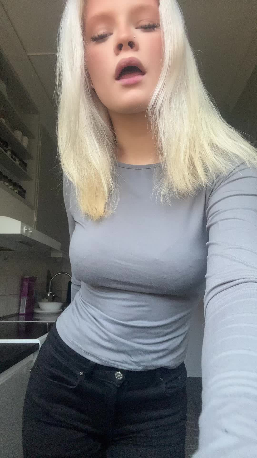 @𝓔𝓶𝓼𝓪𝓷🦆