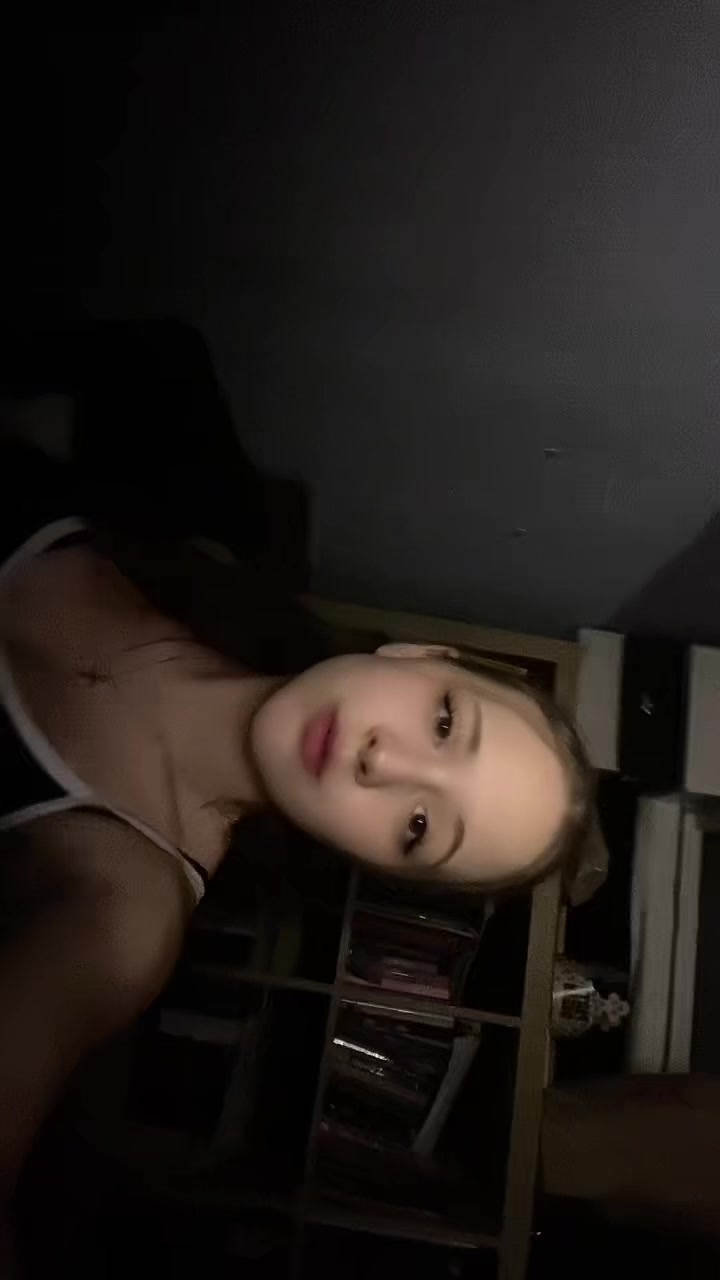 @Ellaa💭🤍
