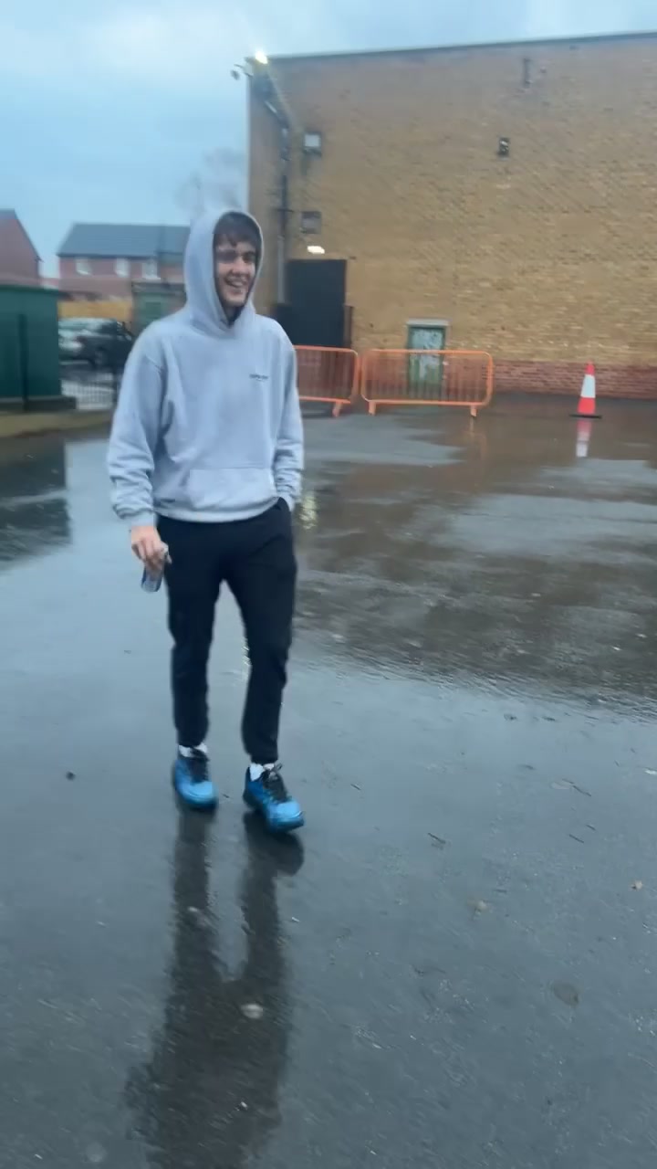 @𝐌𝐎𝐋𝐋𝐘 ♡