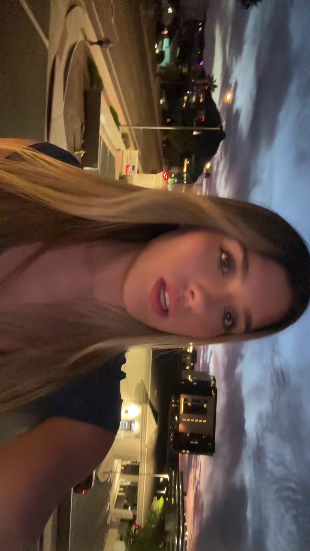 @lauradallax