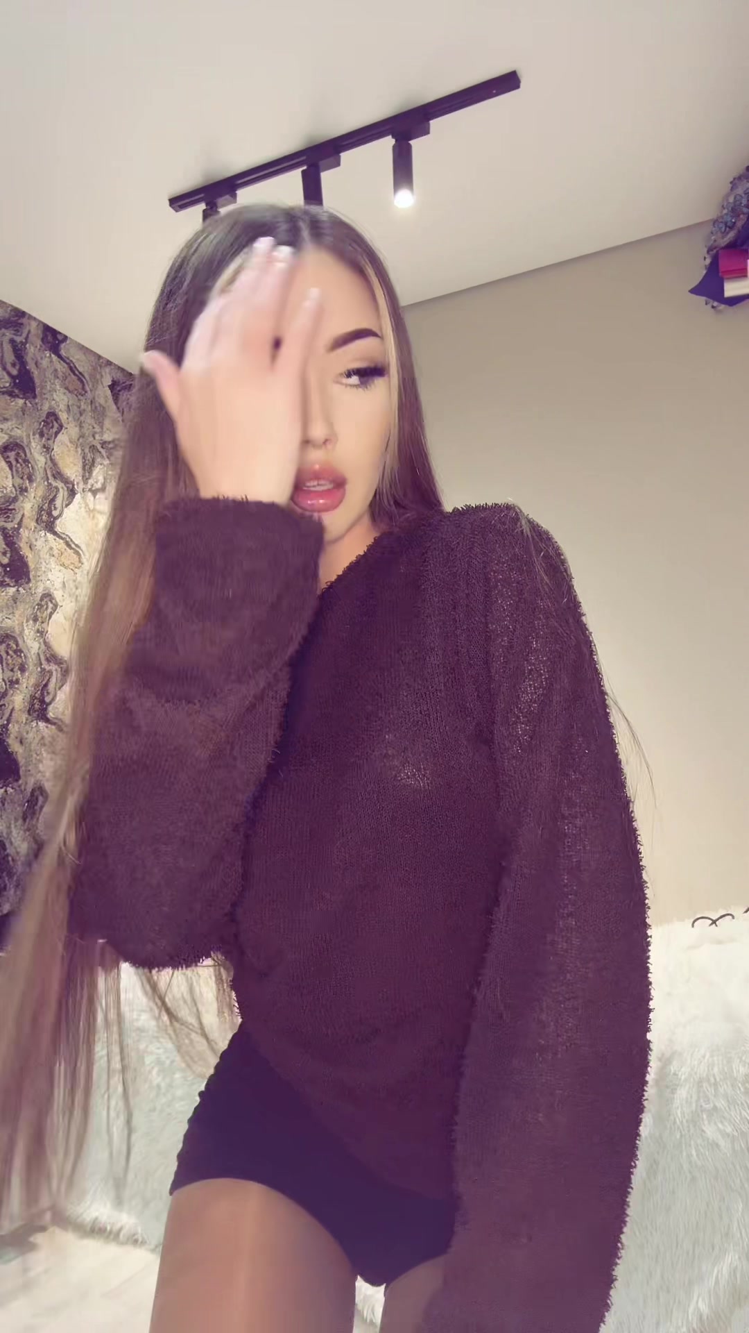 @elvina_27