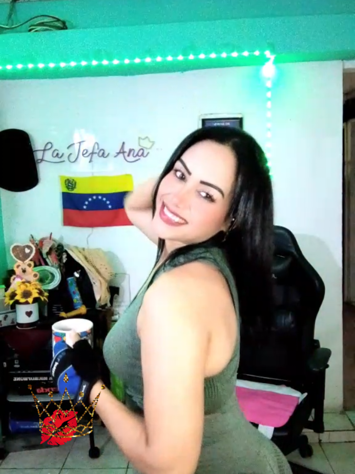 @La Jefa Ana 👑🐼🫅❤️🐺