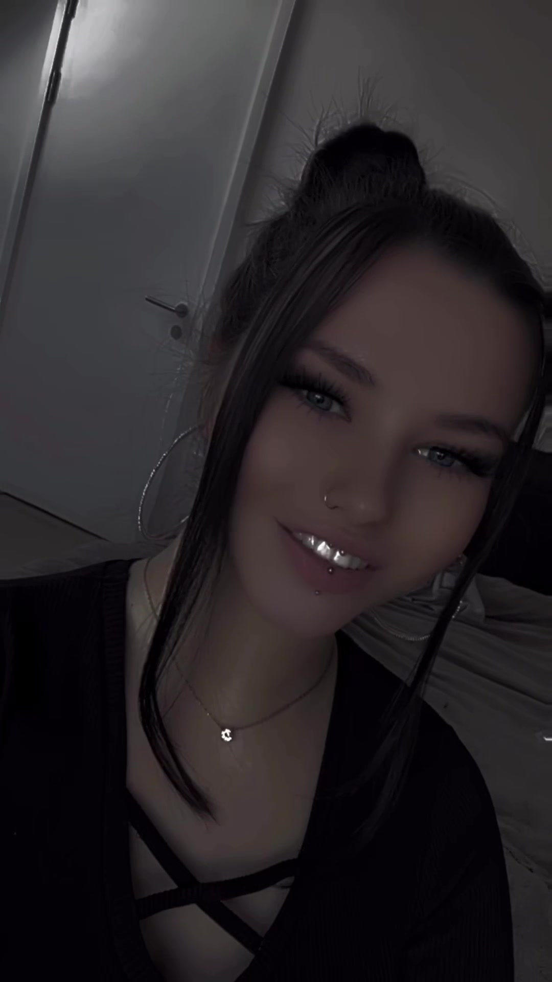 @👑𝓐𝓷𝓽𝓸𝓷𝓲𝓪👑