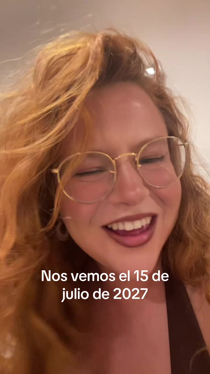 @María
