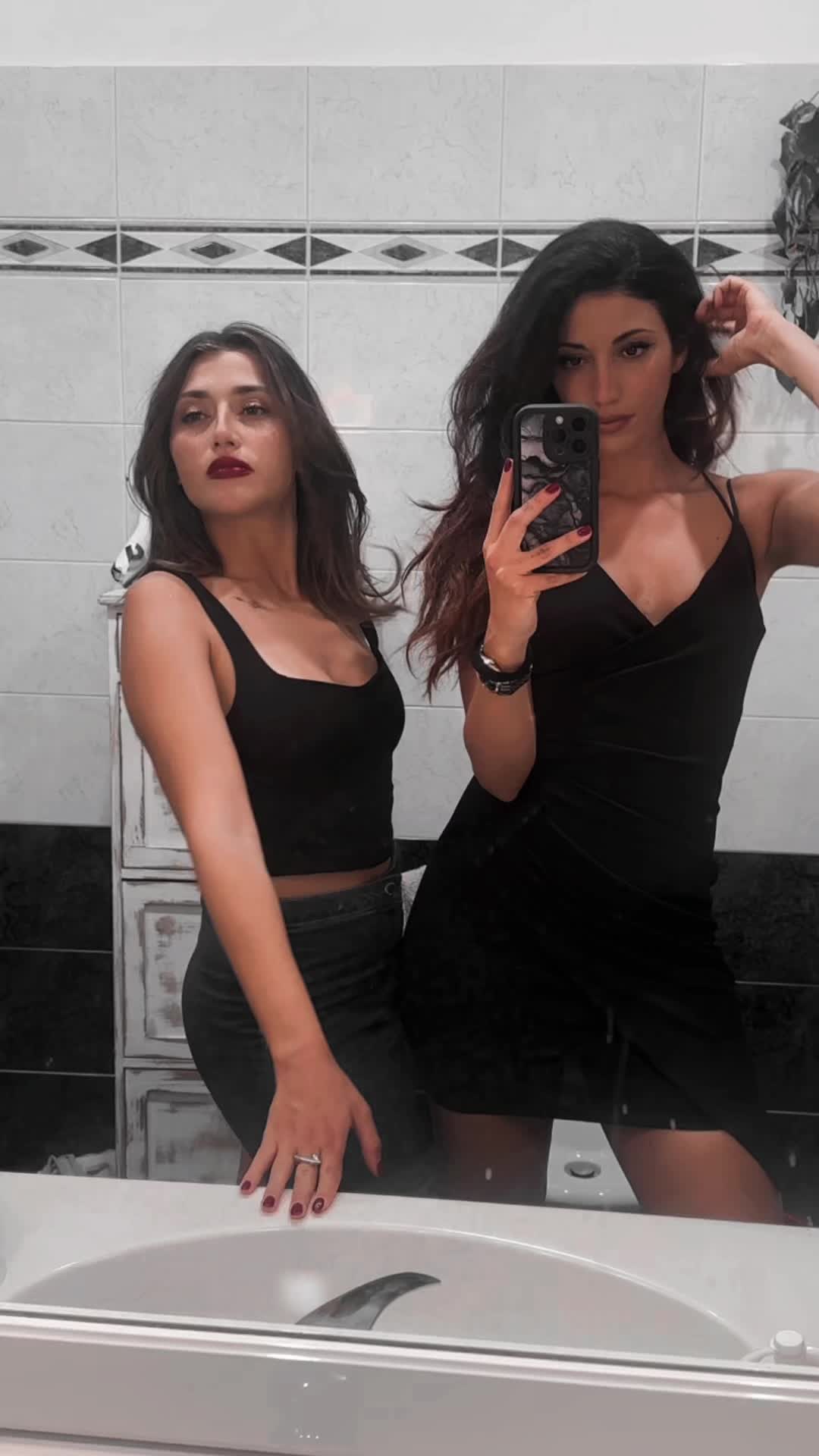 @• M🌻nica •