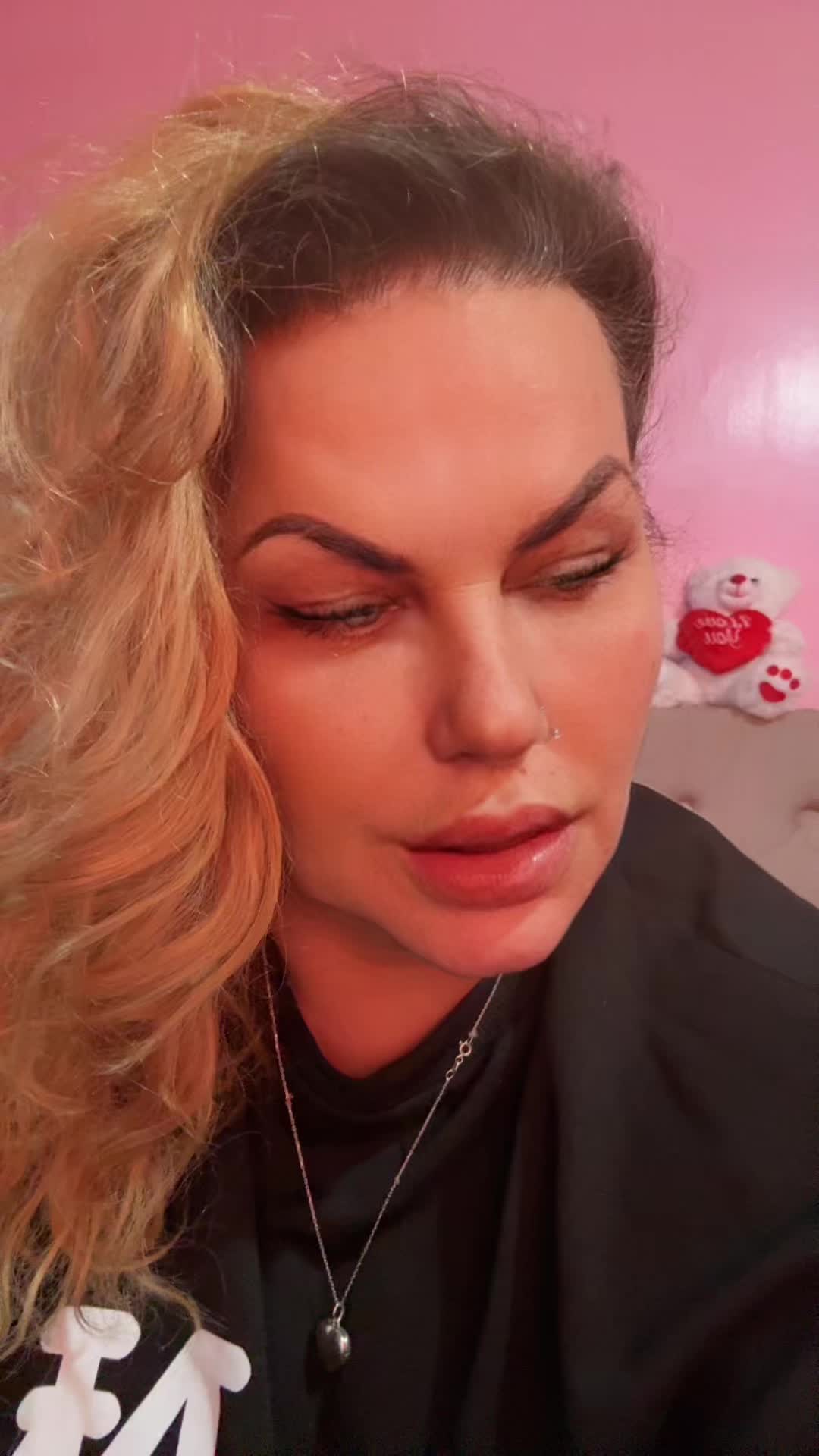 @rozzisarmy_