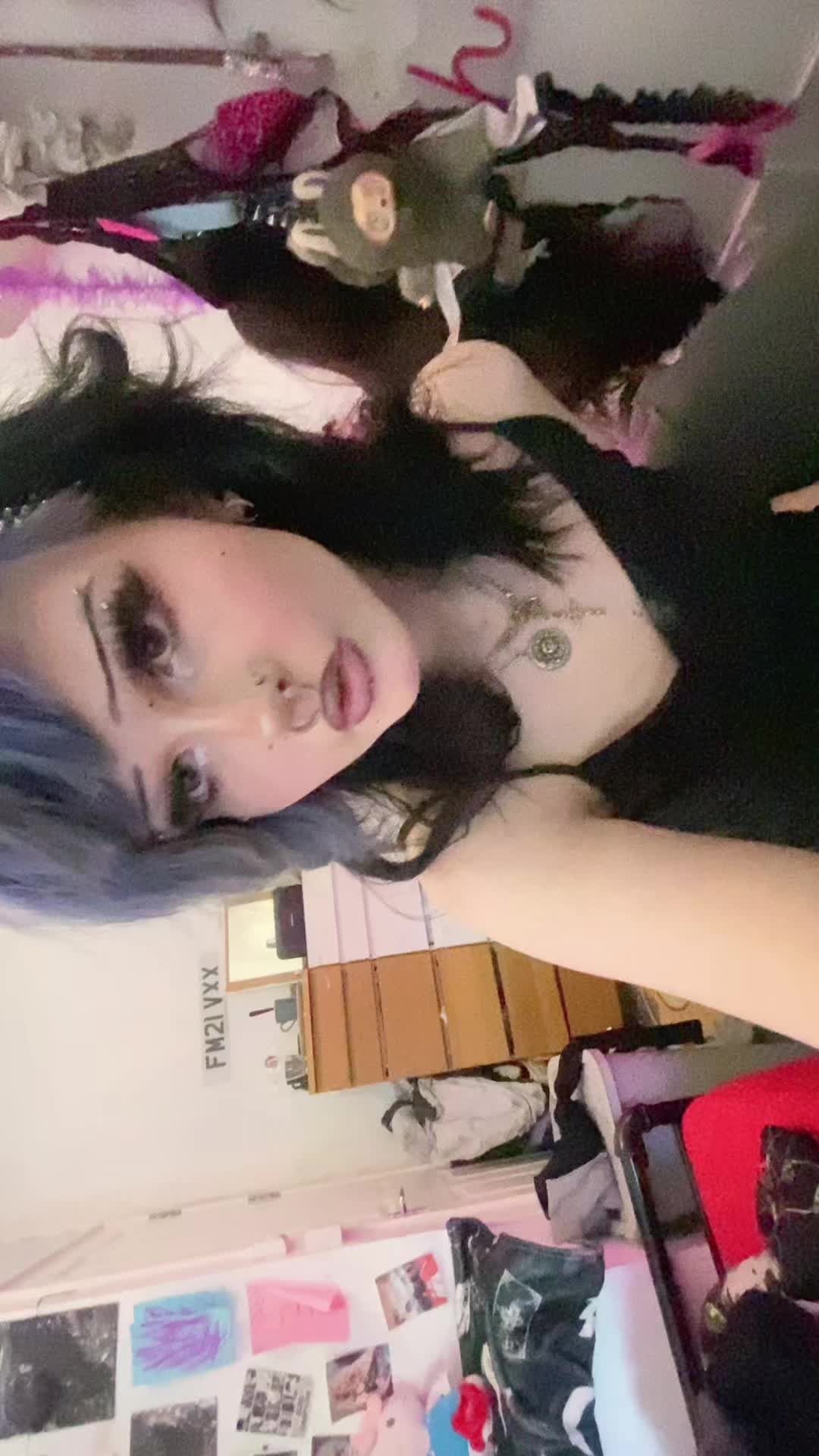 @Ami ♫⃠