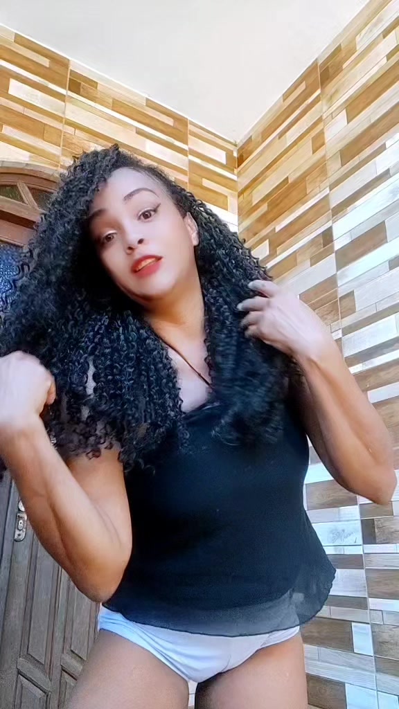 @Lucy a guria do short sexy