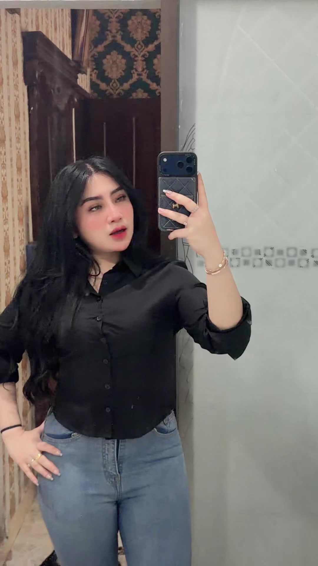 @Haayiiduniaaaaa