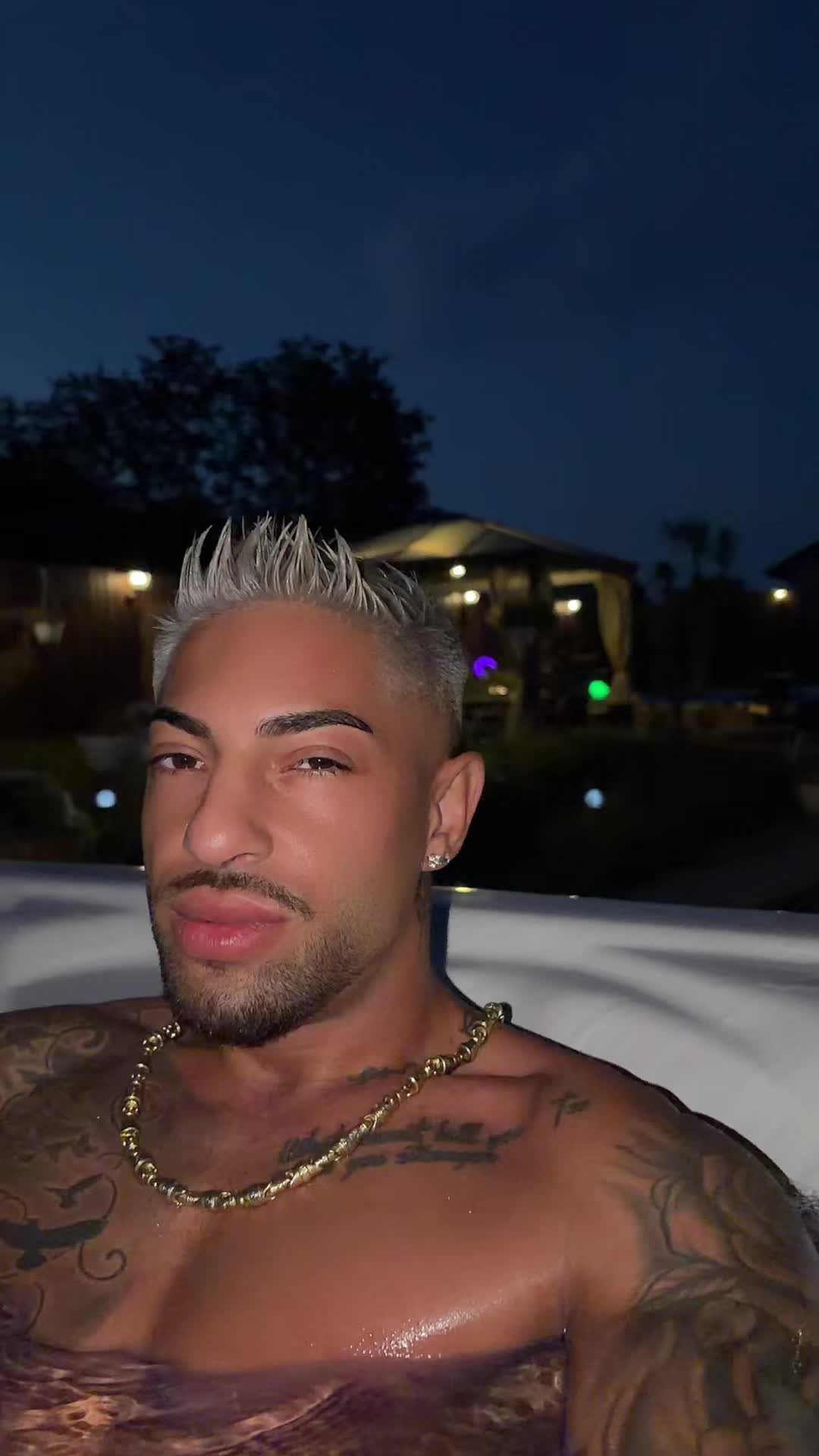 @Gu$ztâv_Official