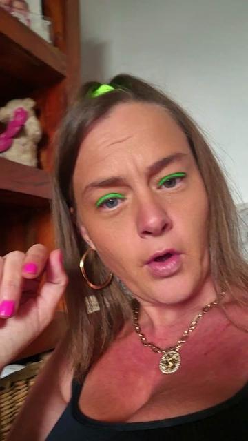@queencrazykatiebear