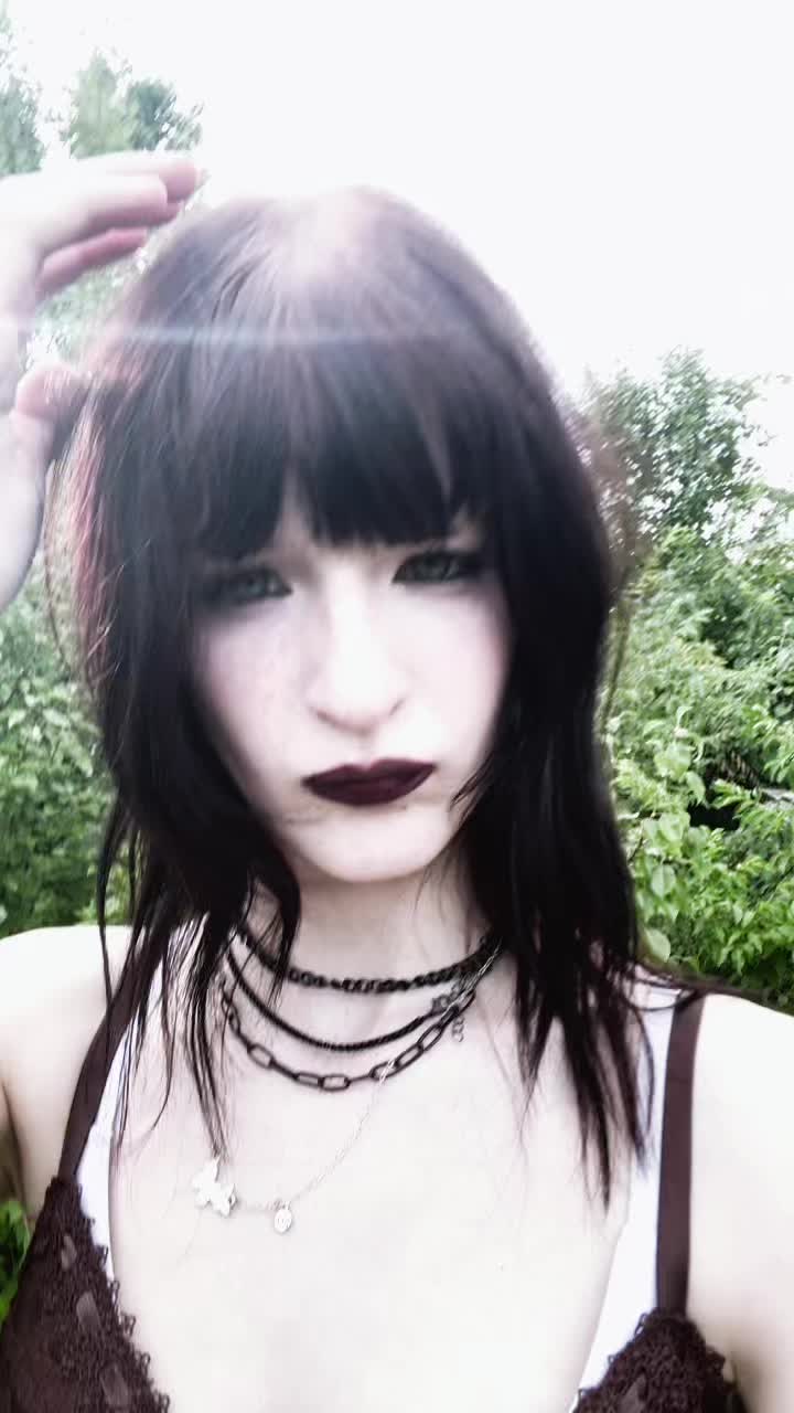 @L I L Y