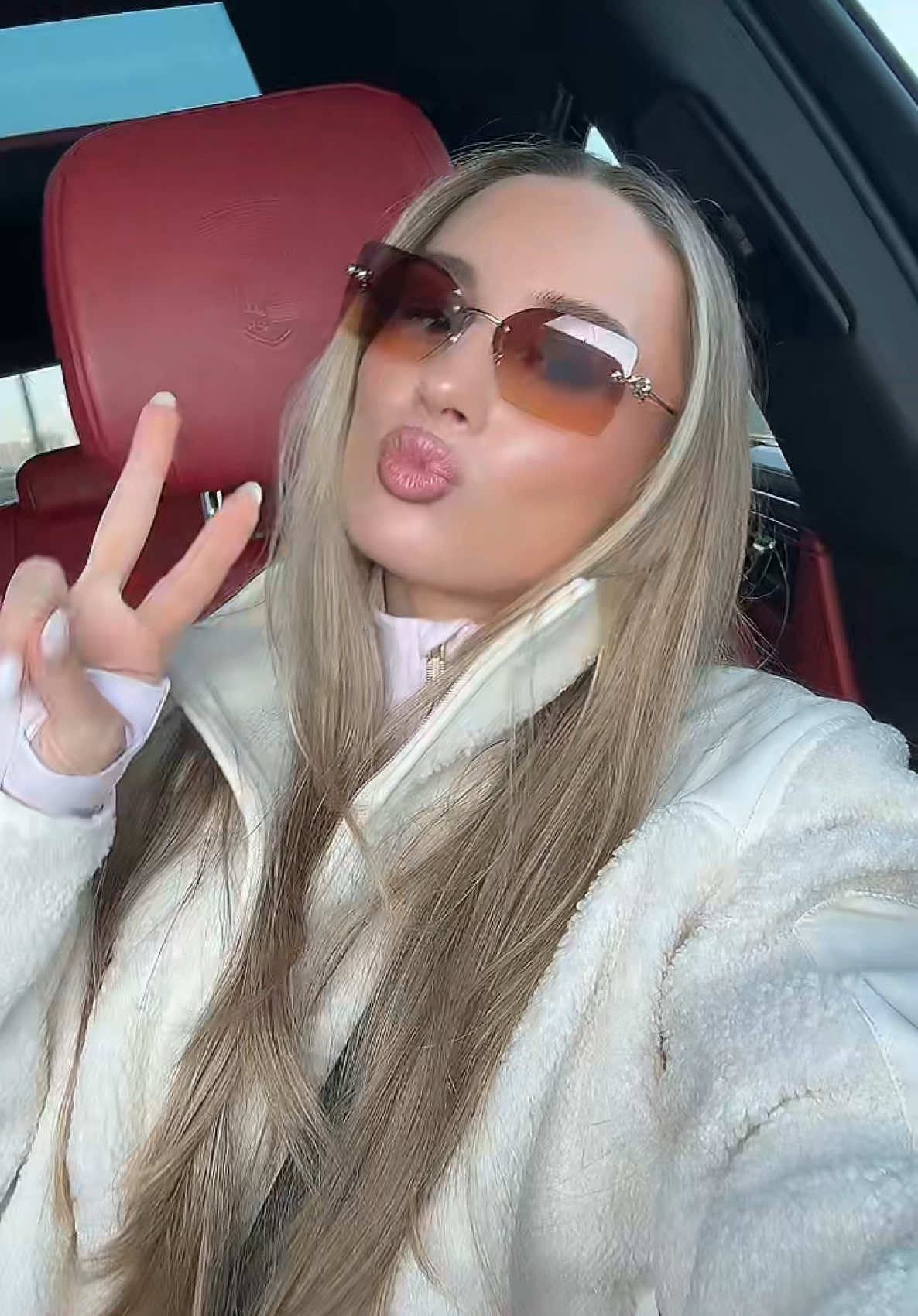 @Karina Bozga