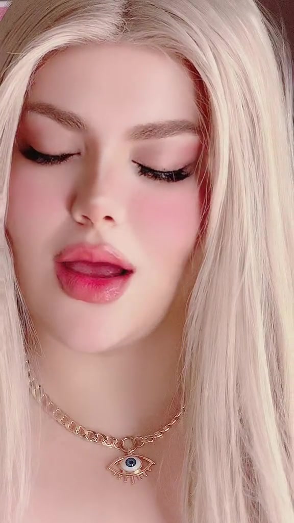 @👑🩷Diva la poup&eacute;e🩷👑