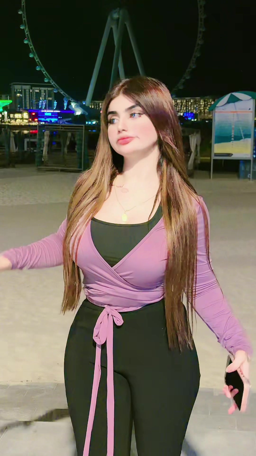 @🇦🇪𝙈𝙖𝙃𝙞𝙧𝘼 (ماہی)🌸