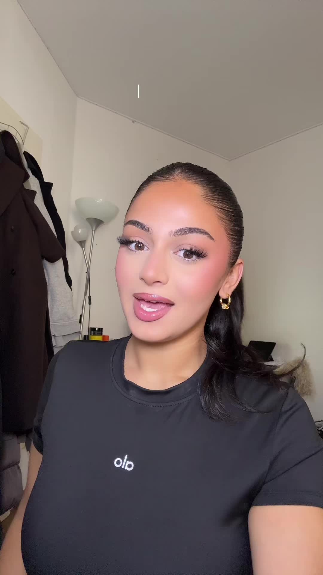 @Niousha