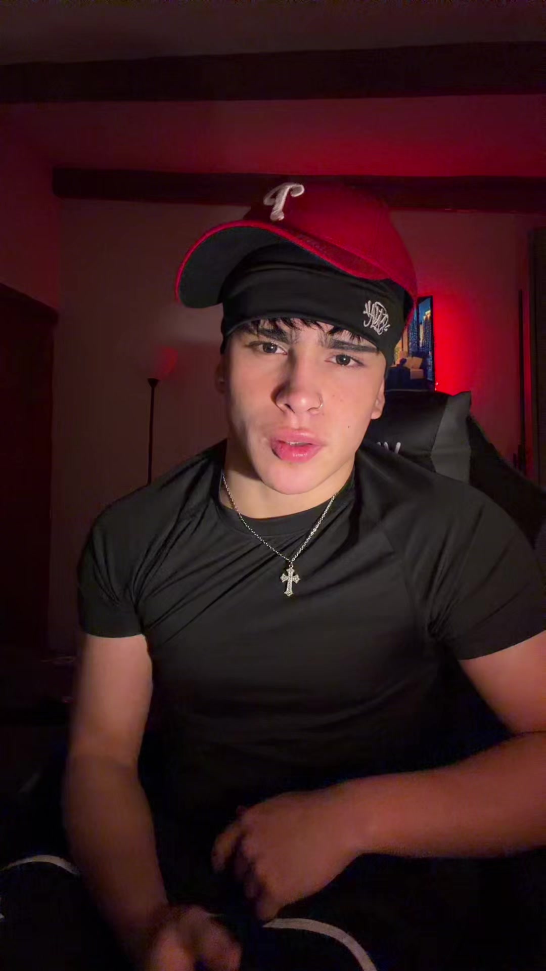 @aleeslr