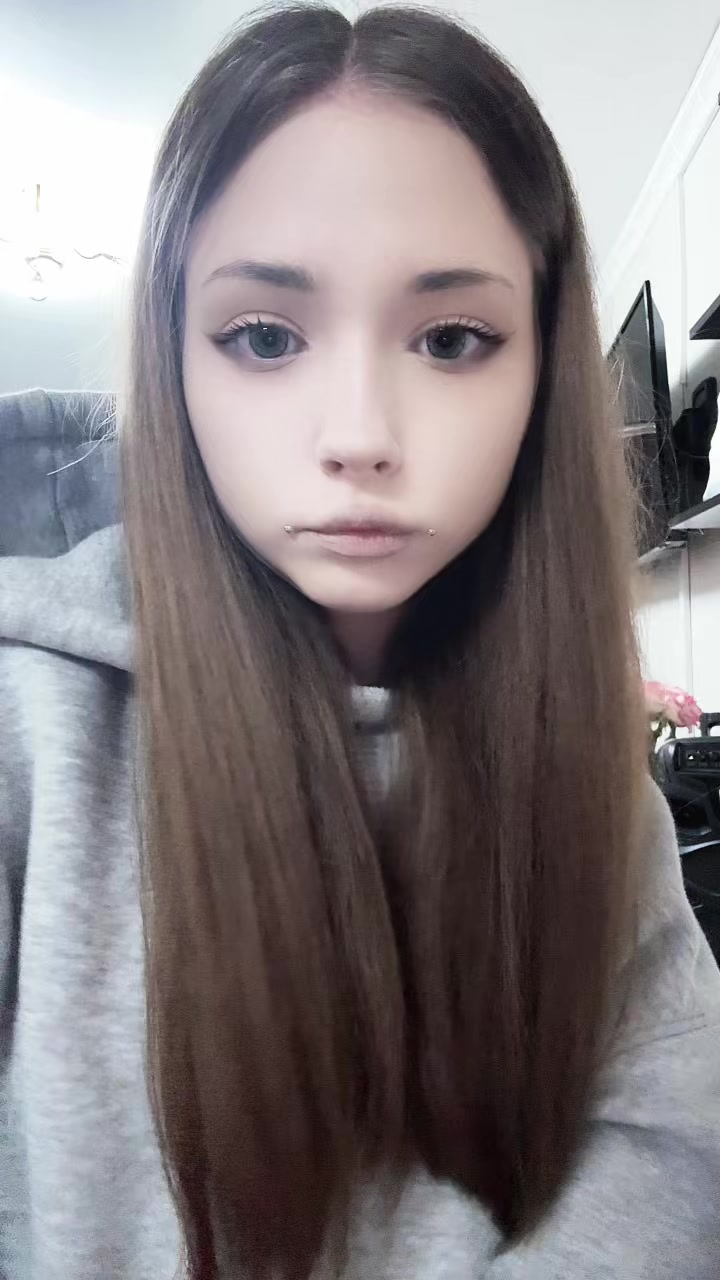 @Viaris