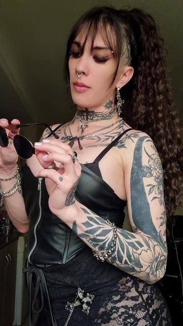 @🦂🖤♔♱A𝖓𝖌𝖎𝖊 𝕱𝖔𝖝♱♔🖤🦂