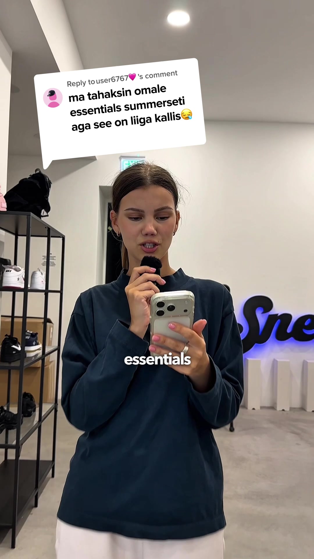 @Sneak.ee