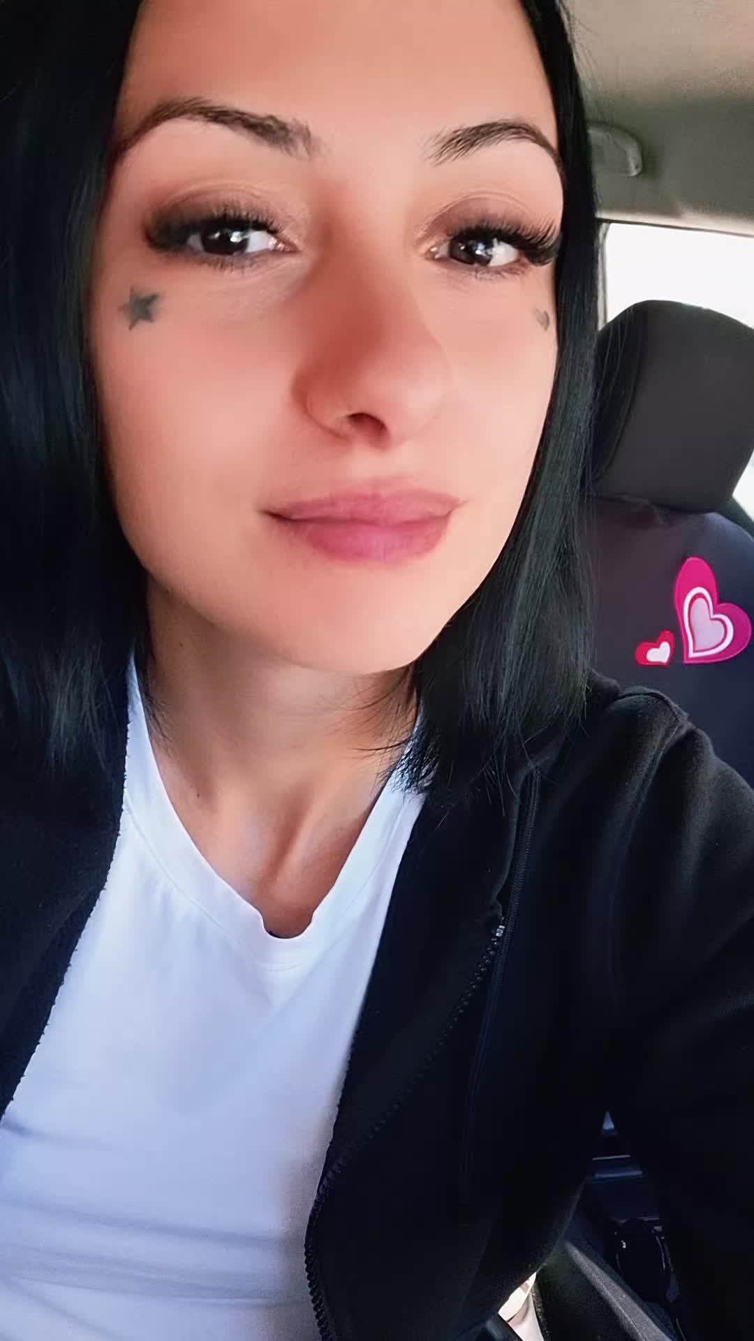 @Diana🖤👑
