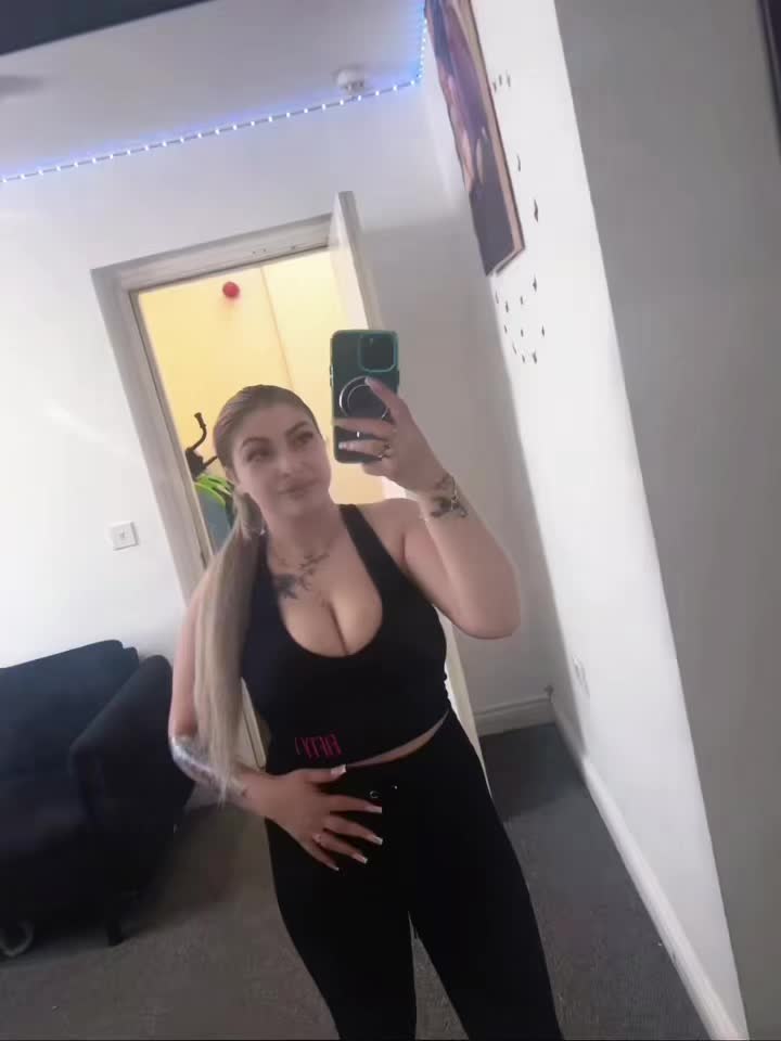 @Elena Patrik