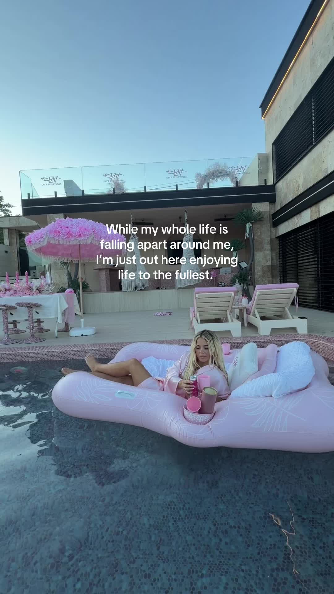 @laura
