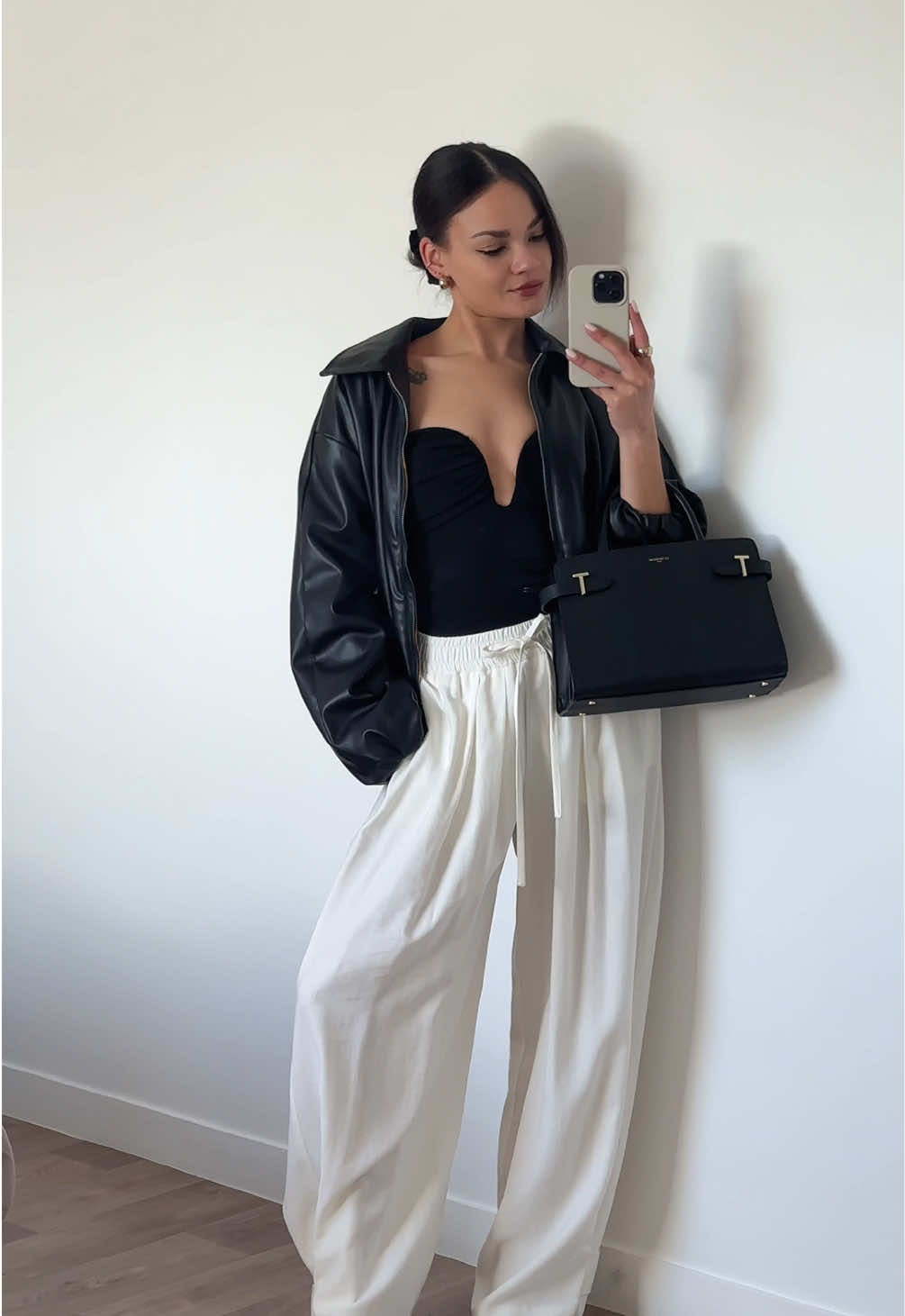 @lauragllx_