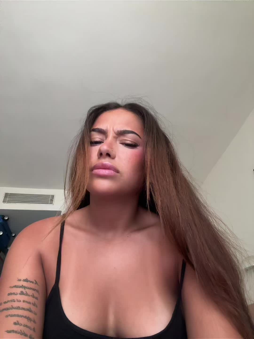 @Daniella Arias ๐