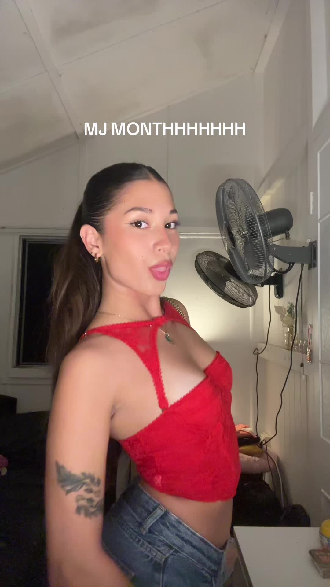 @Asian 🪭