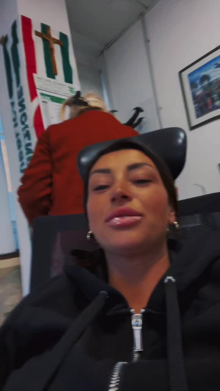@Luisana-S-C-C.