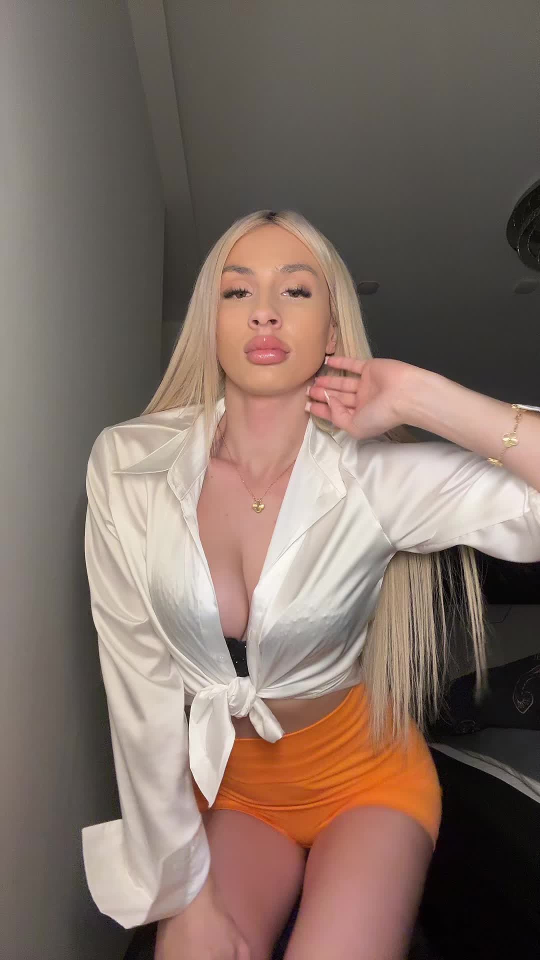 @Vazzzle
