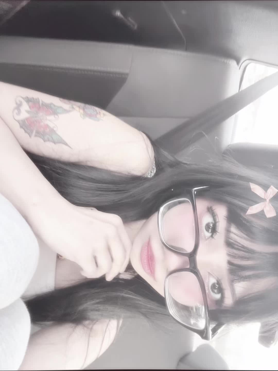 @angllvk