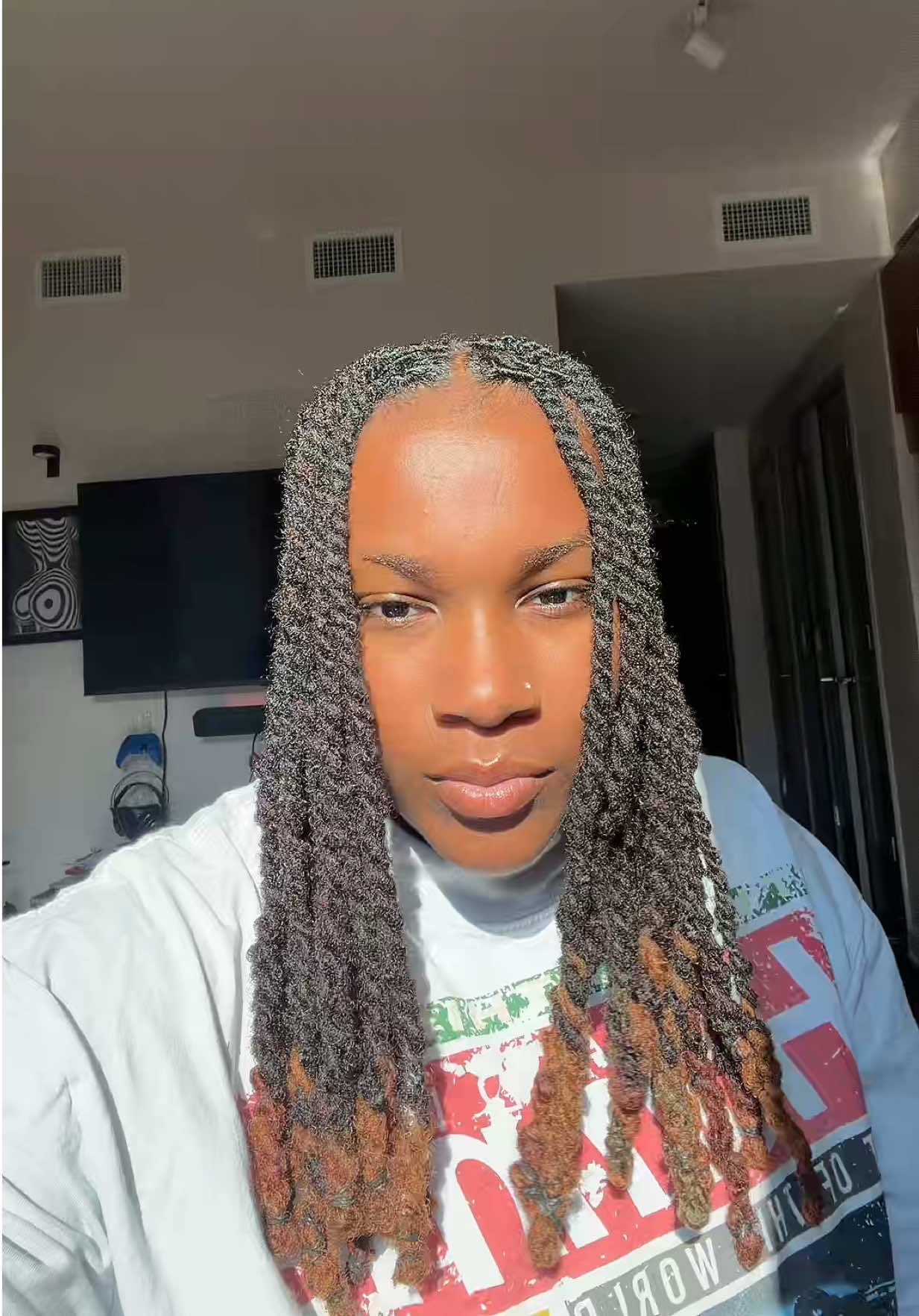 @T💫