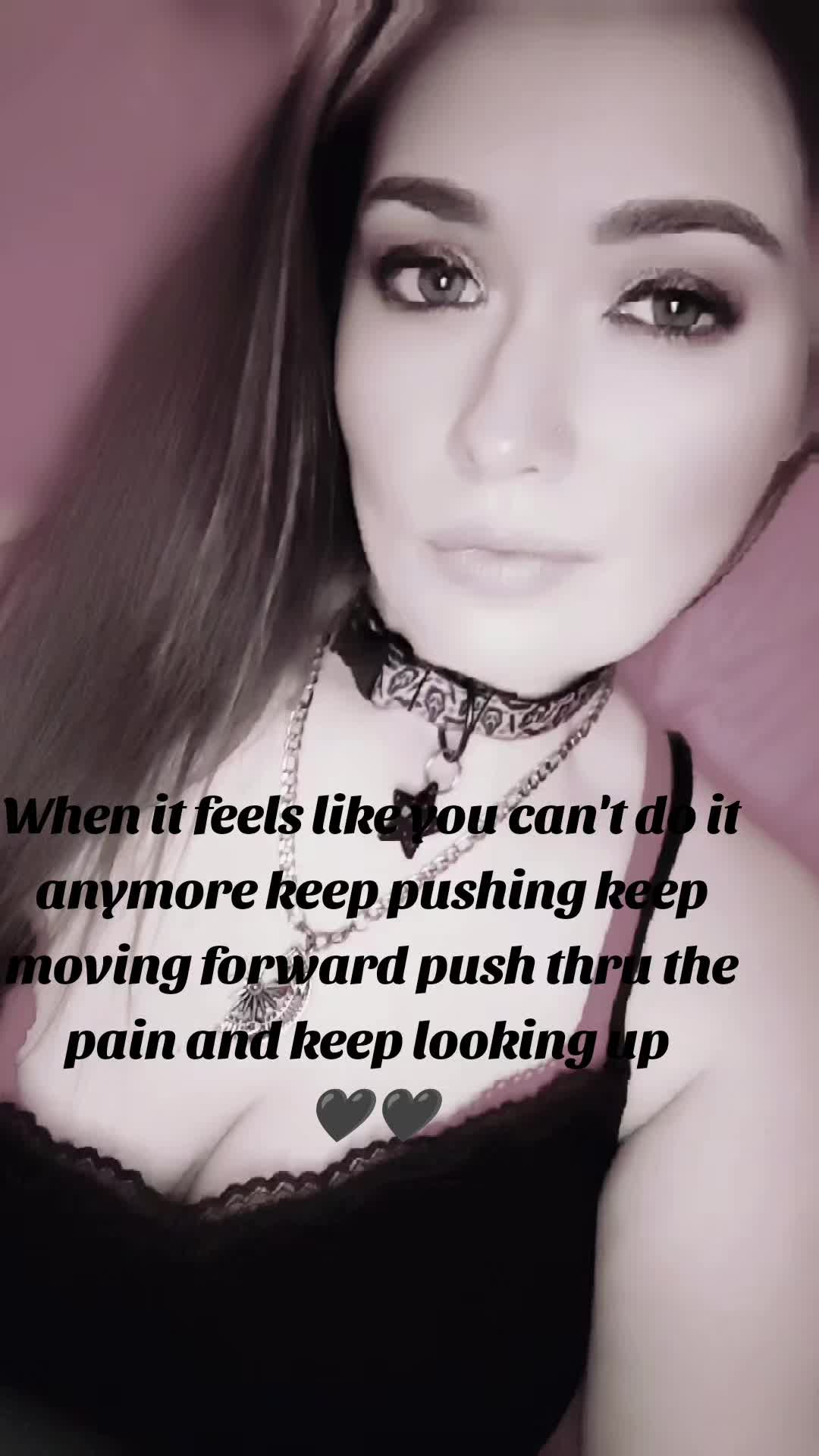 @🖤🩷EmoQueen🩷🖤
