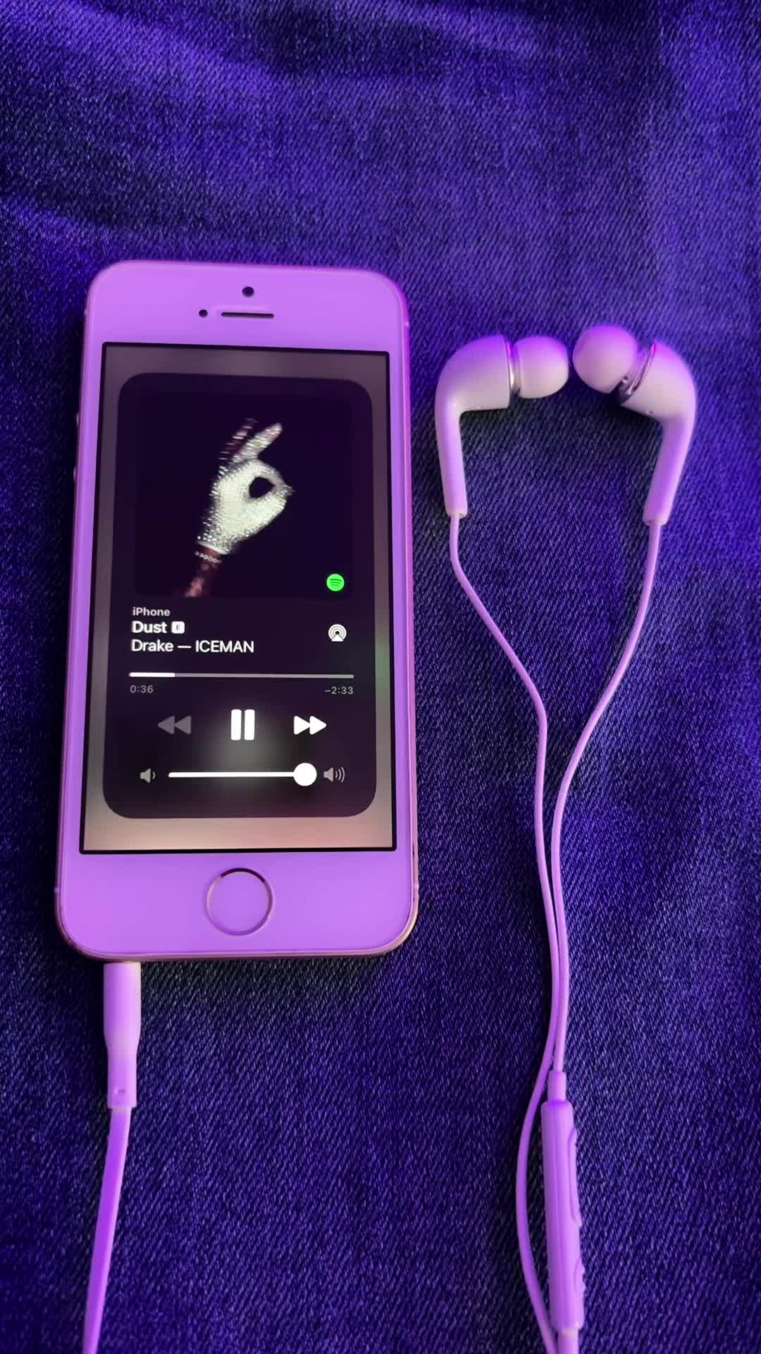 @𖣂