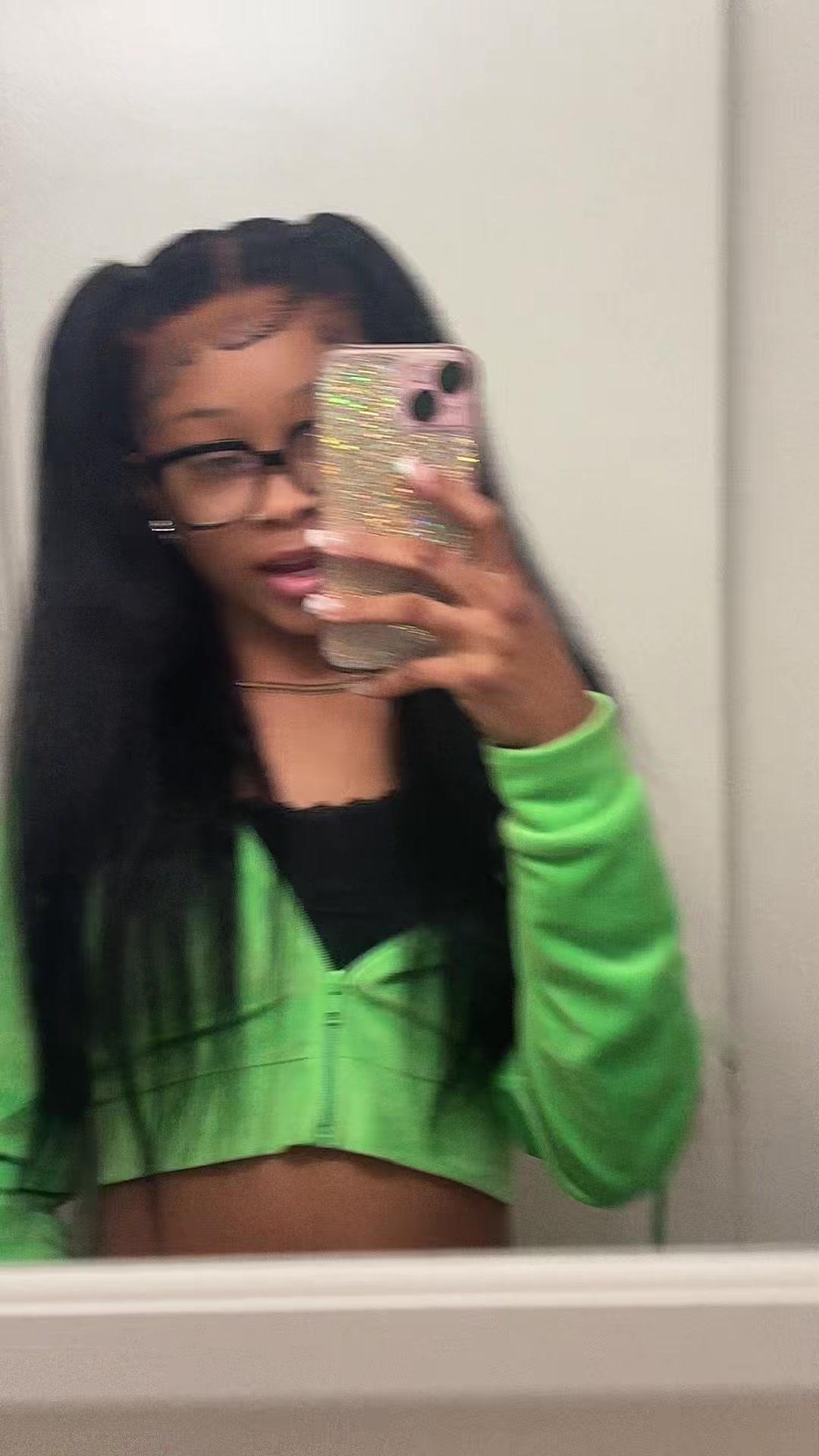 @_ms.h0lly_wood