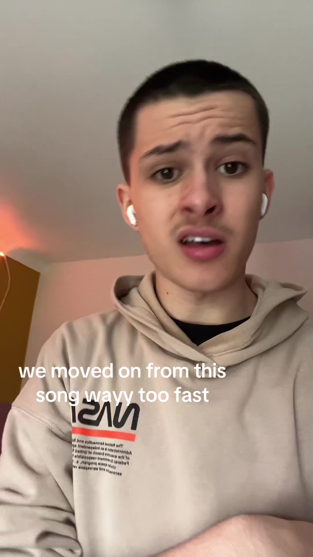 @⃟