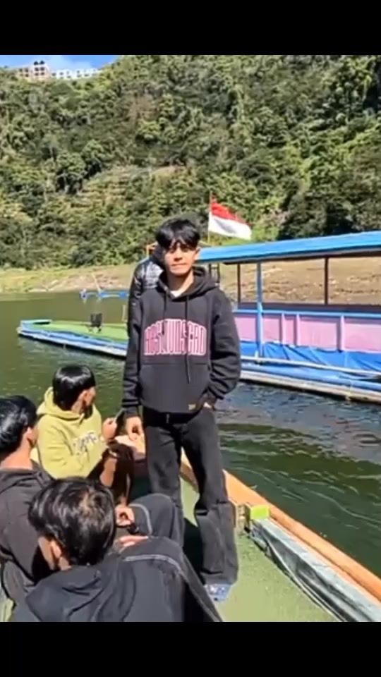 @๐๐๐ฆ_๐ ๐ก๐๐๐ข