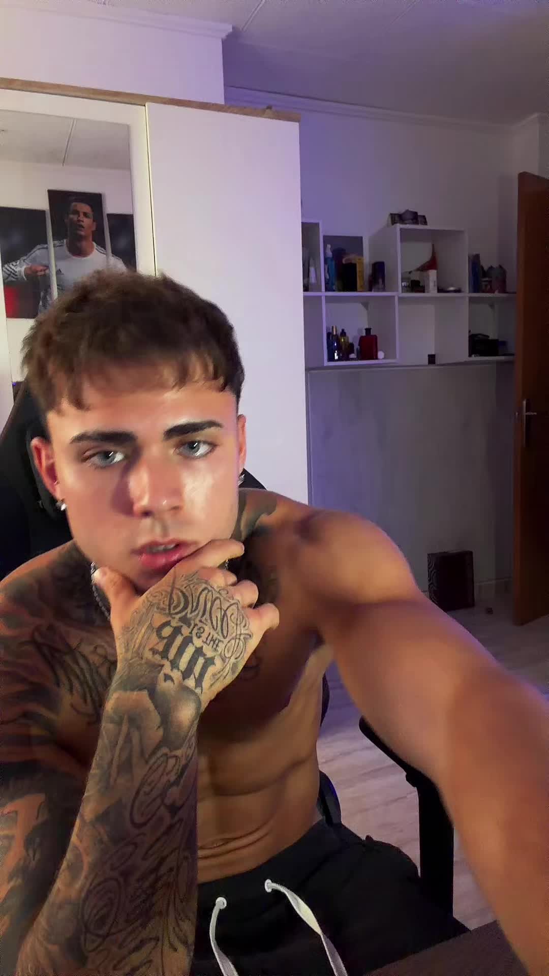 @daaniisndvv