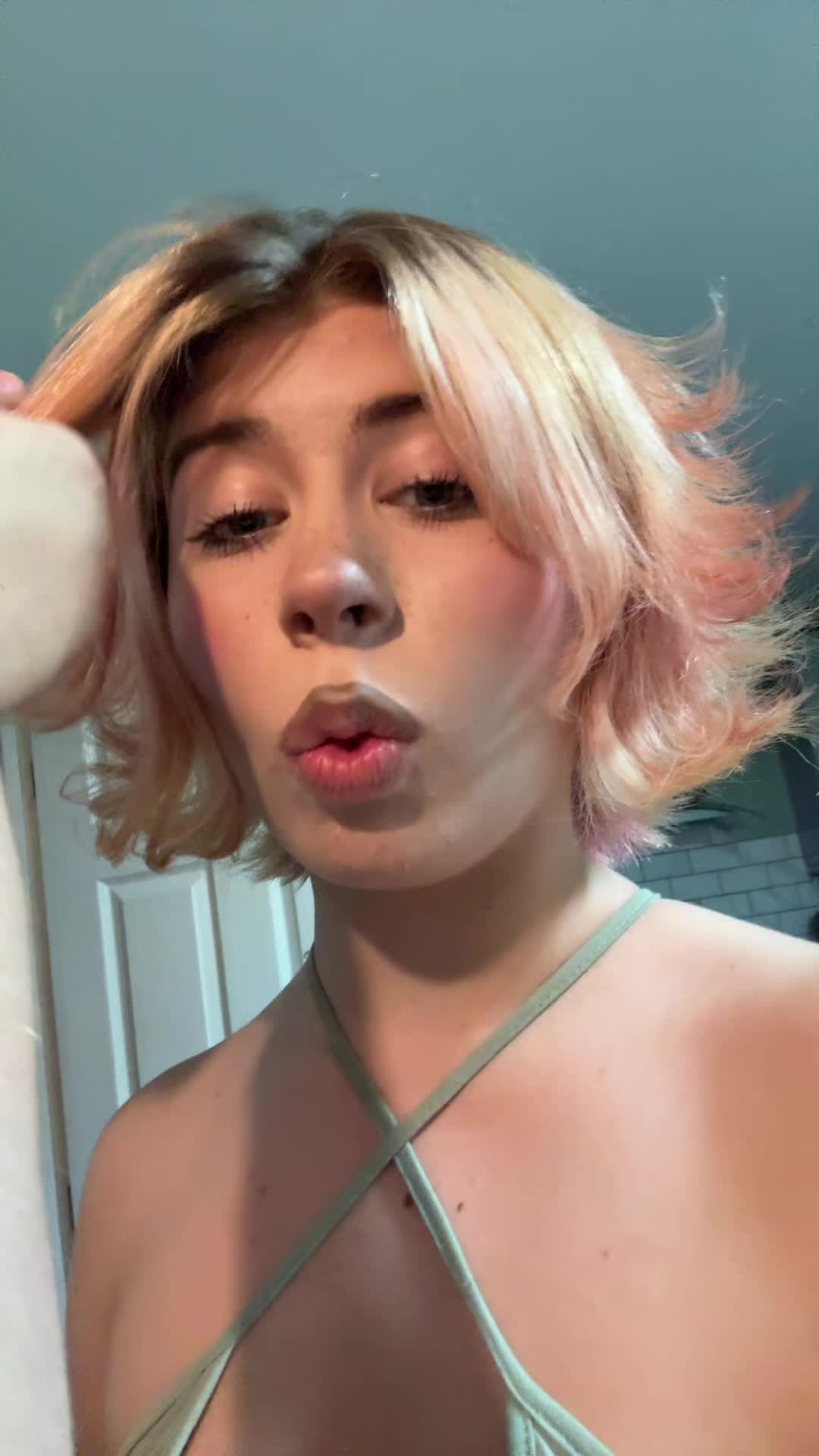 @🪽🍫
