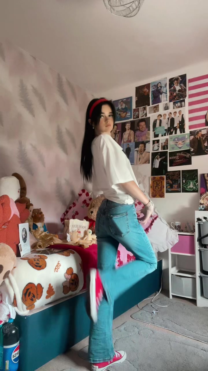 @𝒩ℯ𝓁𝓁𝓎𝓍𝒷𝓊𝒸𝓀𝓁𝒶𝓃𝒹