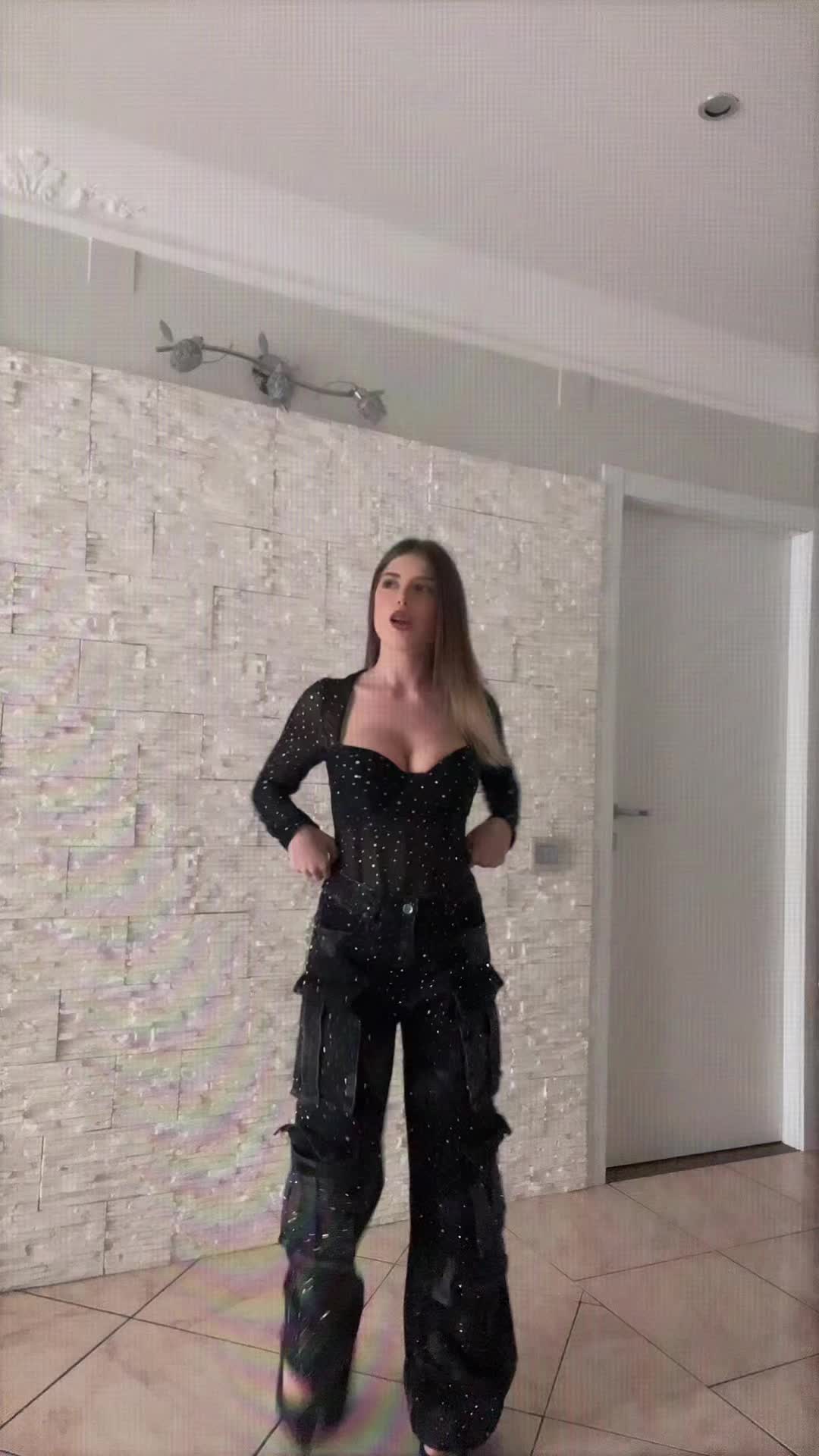 @𝟷𝟿