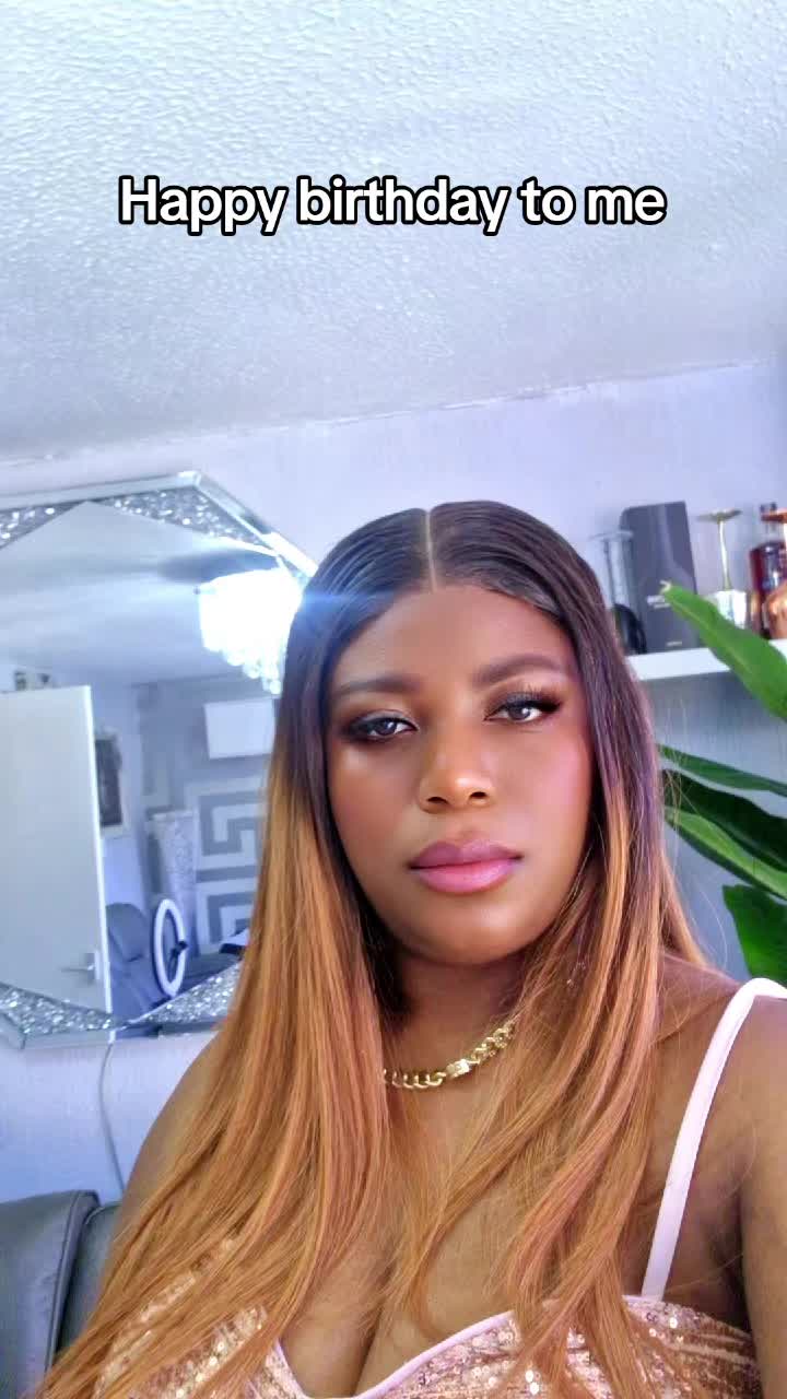 @queenluna